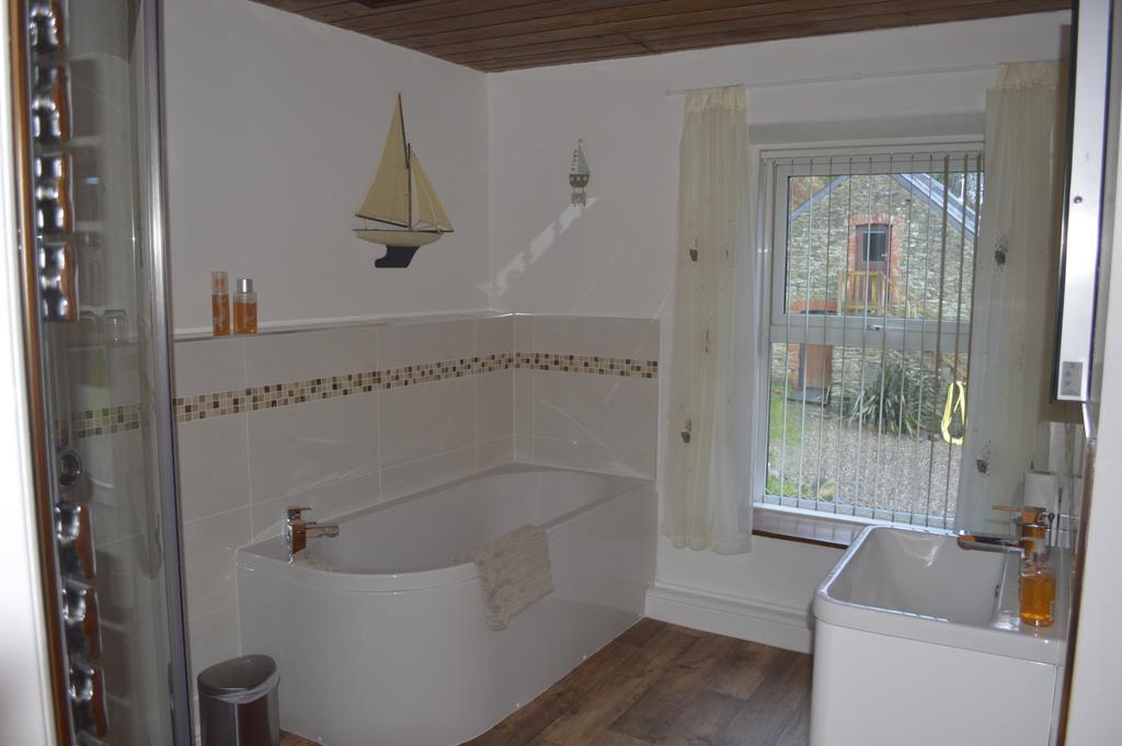 كارديغين Troedyrhiw Bed & Breakfast الغرفة الصورة